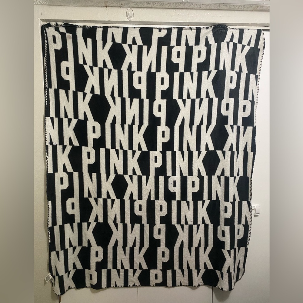 Rare PINK Victoria's Secret Black & White Logo Knit Throw 50’ by 60’